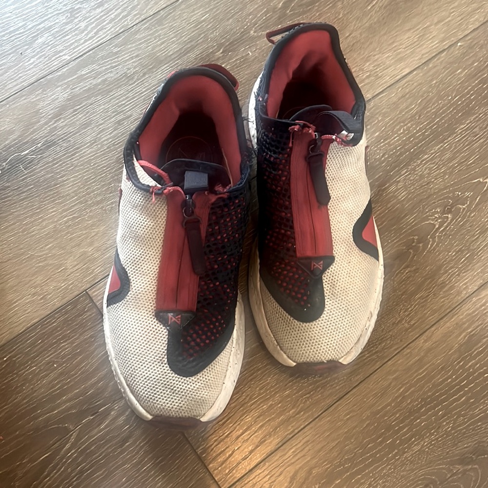 Size 8 shoes - Nike